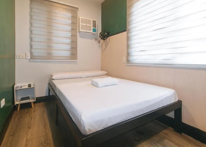Maine Residences Leveriza By Reddoorz Manila