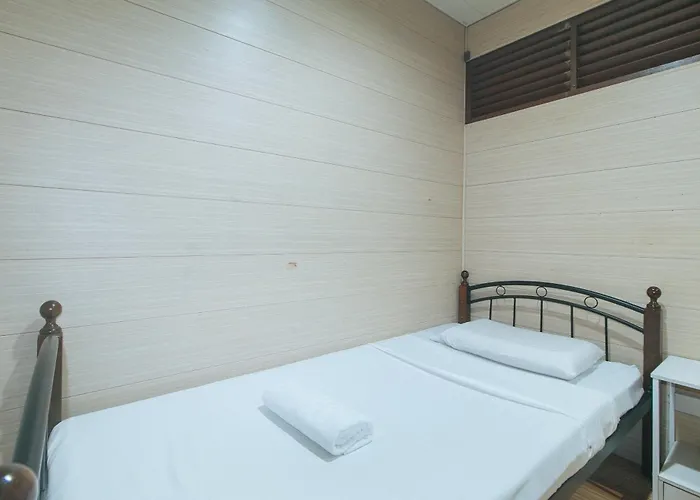 Maine Residences Leveriza By Reddoorz Hotel