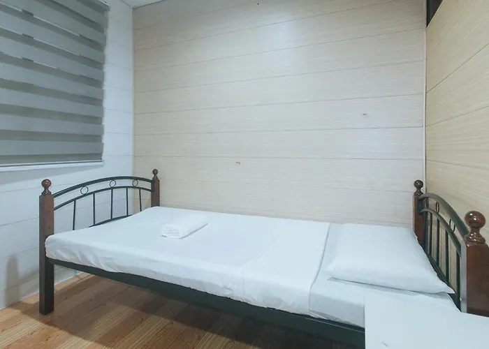 Maine Residences Leveriza By Reddoorz 2*