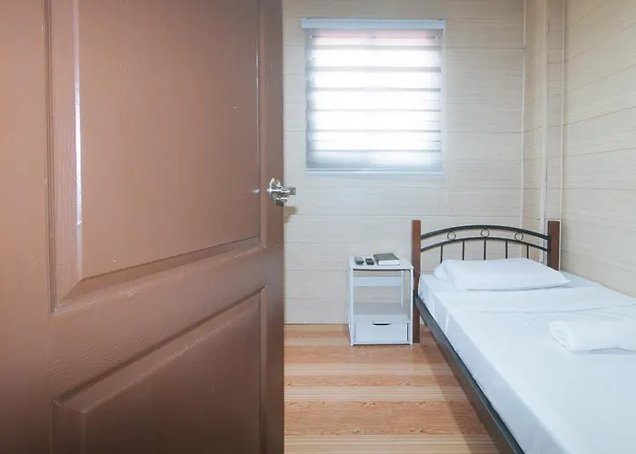 Maine Residences Leveriza By Reddoorz Hotel Manila