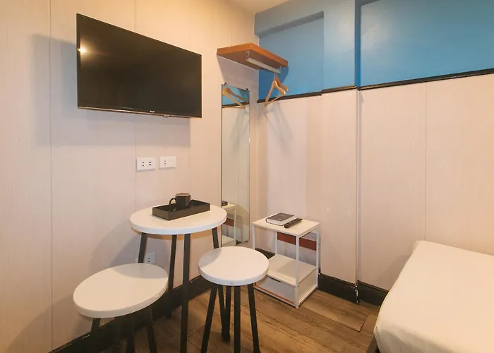 Maine Residences Leveriza By Reddoorz Hotel