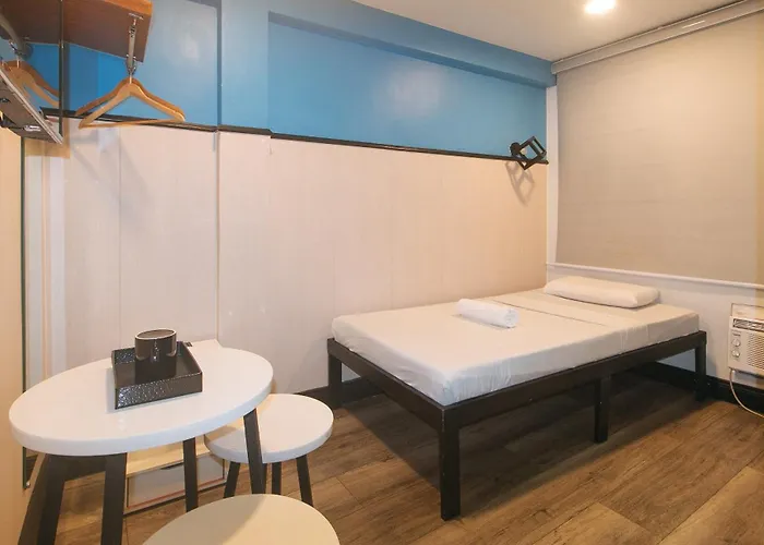 Maine Residences Leveriza By Reddoorz Hotel 2*