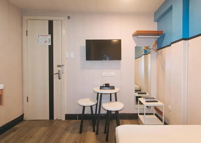 Maine Residences Leveriza By Reddoorz