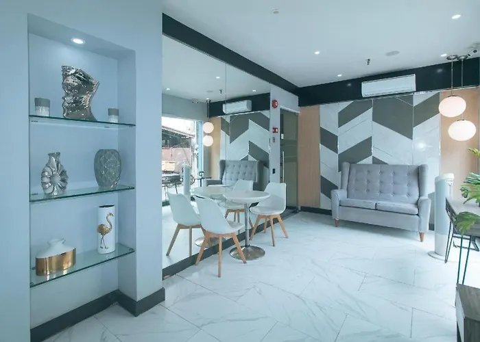 Maine Residences Leveriza By Reddoorz 2*