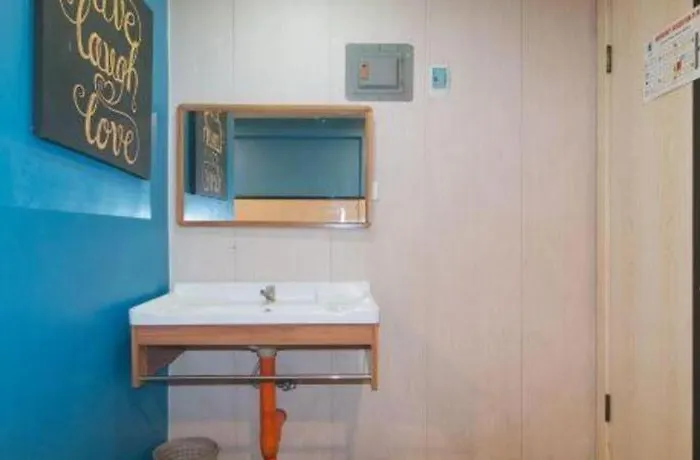 Maine Residences Leveriza By Reddoorz Hotel 2*