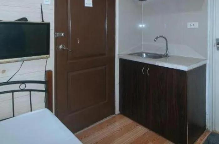 Maine Residences Leveriza By Reddoorz Hotel