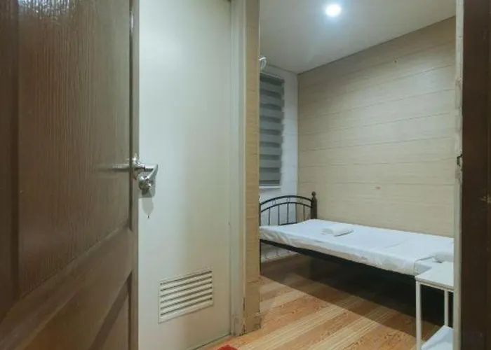 Maine Residences Leveriza By Reddoorz Hotel Manila