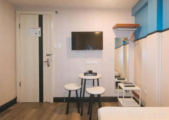 Maine Residences Leveriza By Reddoorz Manila