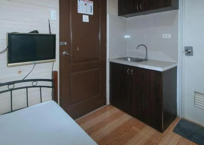 Maine Residences Leveriza By Reddoorz Manila